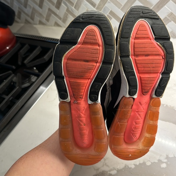 AIRMAX 270/ Donated - Picture 6 of 8